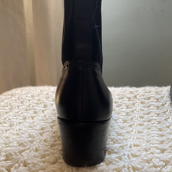 Vintage Ferragamo size 7 black ankle boots. - Picture 7 of 12